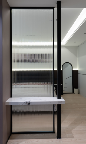 隔断柜黑白灰装修，现代风装修，现代简约风装修，装修风格推荐，完工实景案例，户型改造