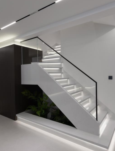 楼梯黑白灰装修，现代风装修，现代简约风装修，装修风格推荐，完工实景案例，户型改造