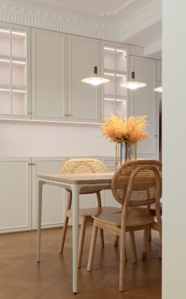 储物柜法式奶油风装修，装修实景案例，完工案例，装修灵感，装修风格设计，三居室装修设计