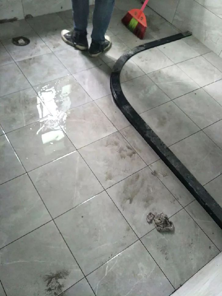 家庭装修瓷砖4.jpeg 家庭装修瓷砖4.jpeg